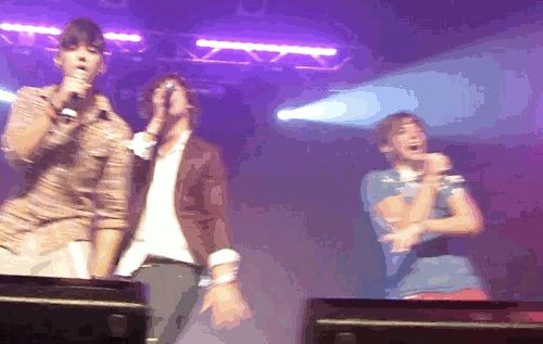 src/1379391706808.gif: 500x317, 880 kb